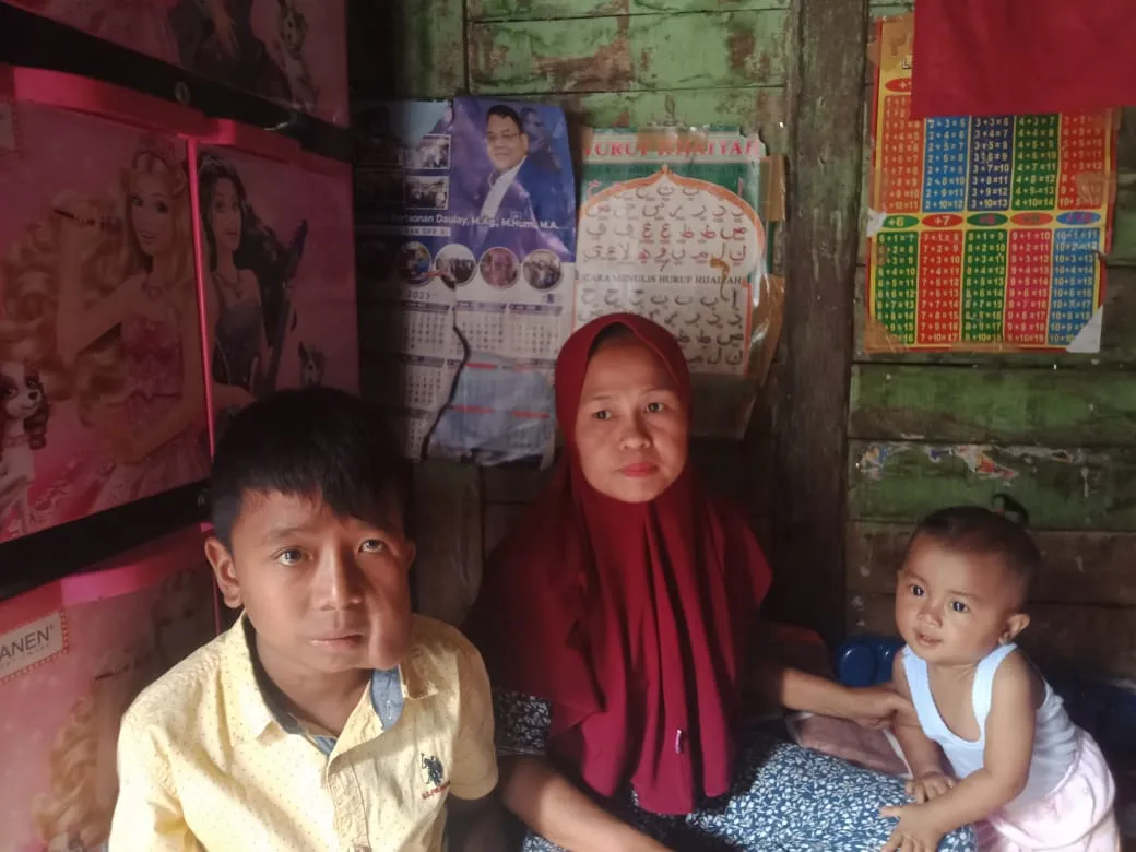 Anak Sakit Butuh Operasi, Tinggal di Rumah Bekas Warung 2 x 3 Meter
