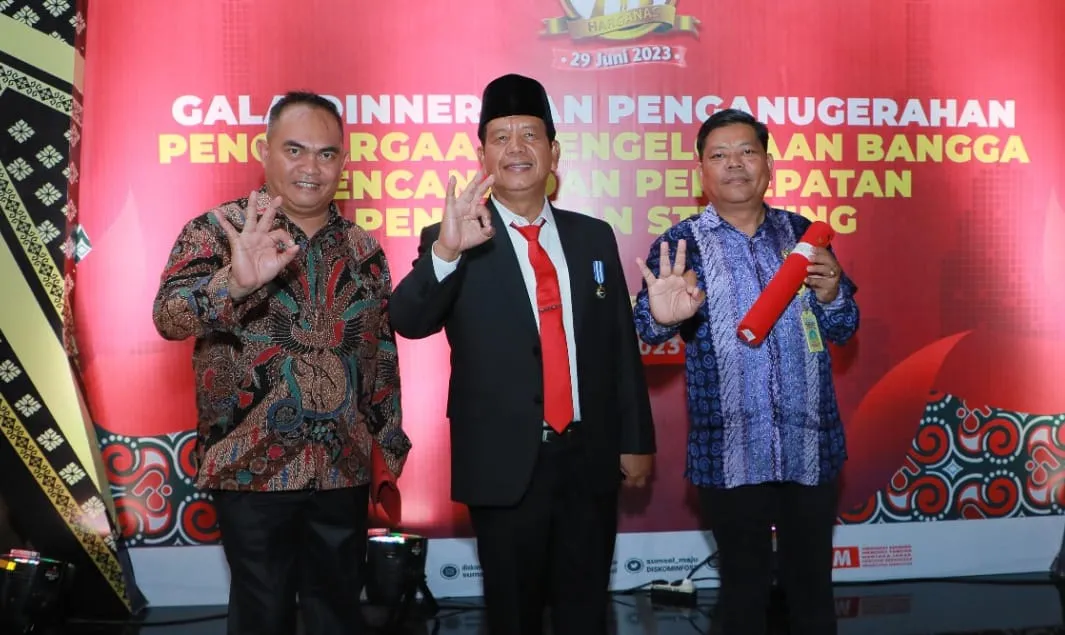 Bupati Simalungun Terima Penghargaan Manggala Karya Kencana
