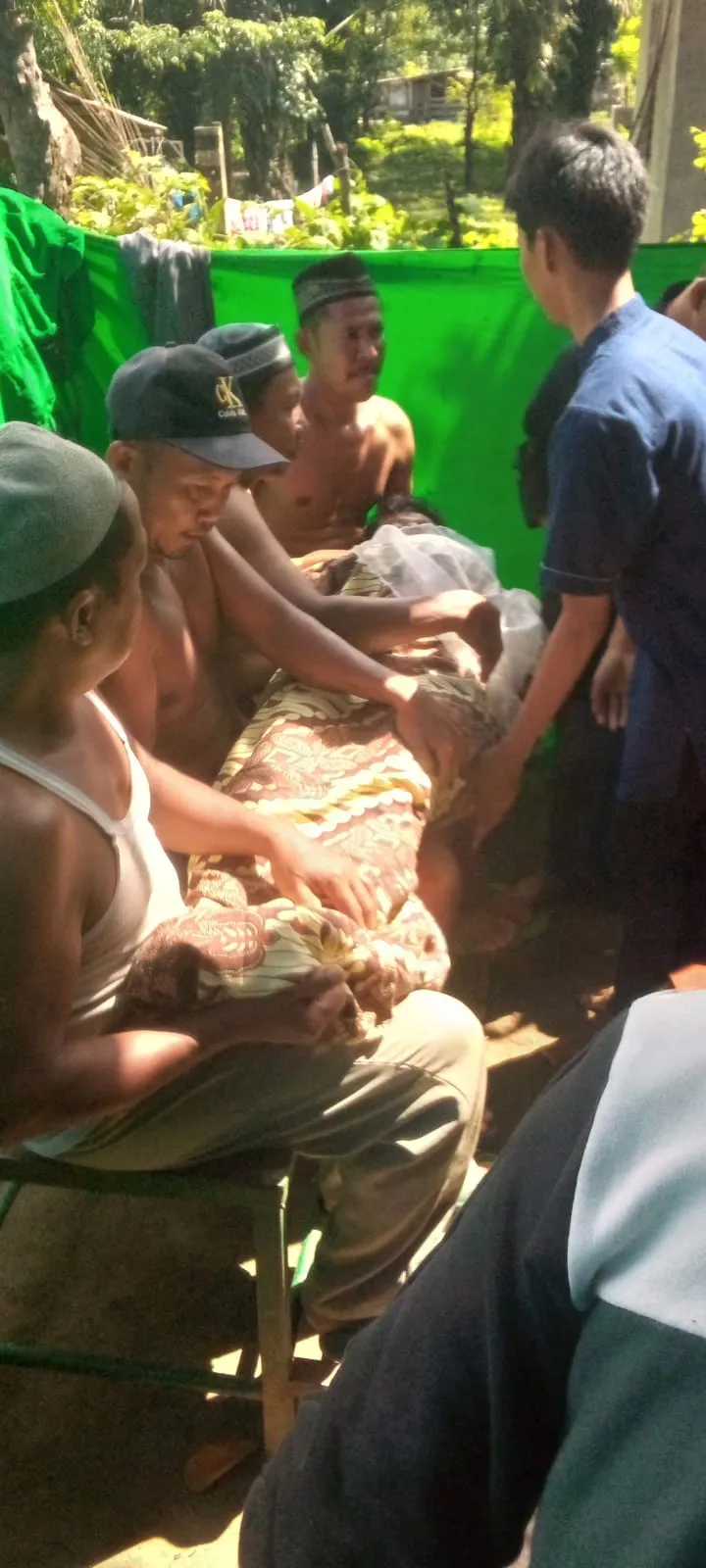 Pemuda Tewas Gantung Diri Di Pohon Rambutan