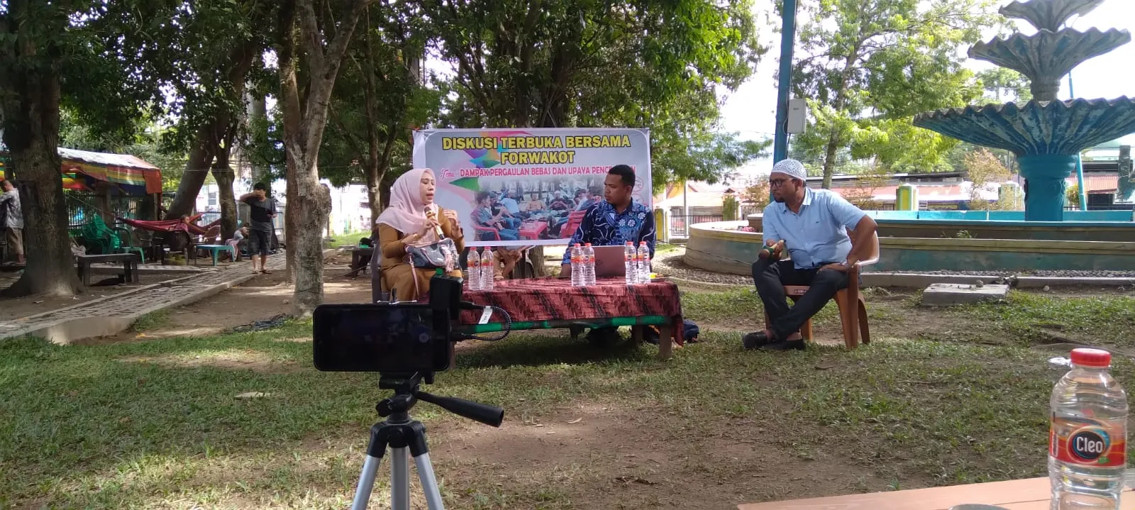 Pergaulan Makin Bebas, Lingkungan Tak Mau Tahu