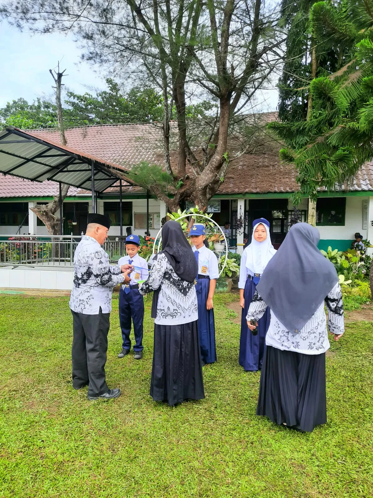 220 Peserta Didik Di SMPN 1 Pulau Rakyat Ikuti Kegiatan MPLS