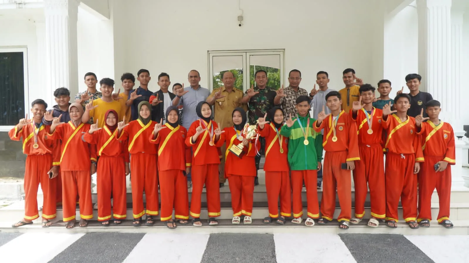 Syah Afandin Apresiasi Tapak Suci Langkat Juara Umum Kejurwil Sumut 