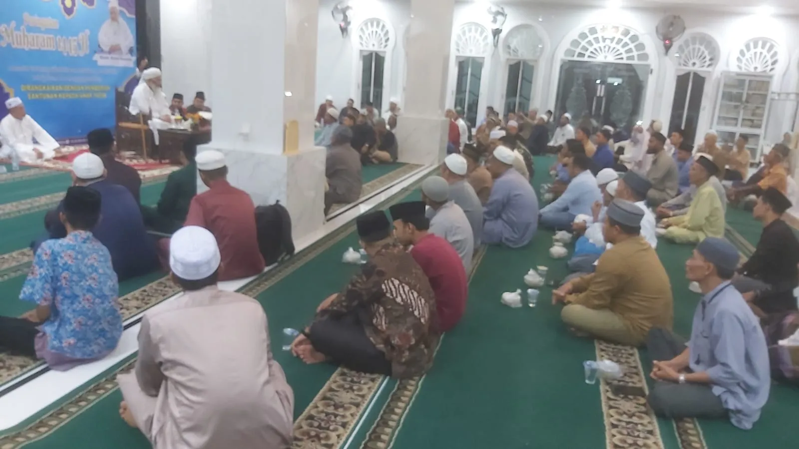 Ustadz Helmi: Agama Islam Identik Dengan Shalat 