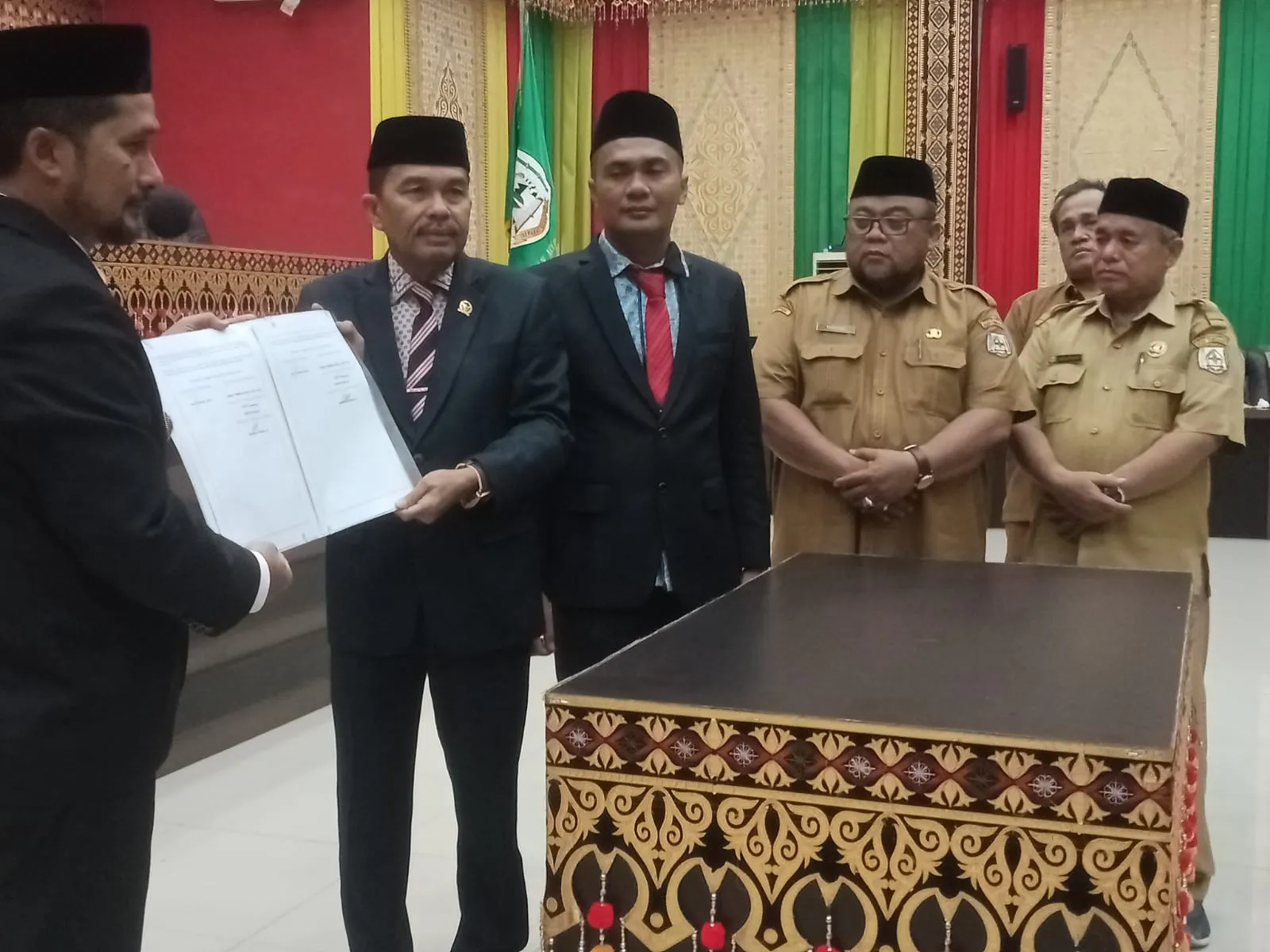 Pak Dewan Tidur, Messegger Wartawan Hr Berita Sore.