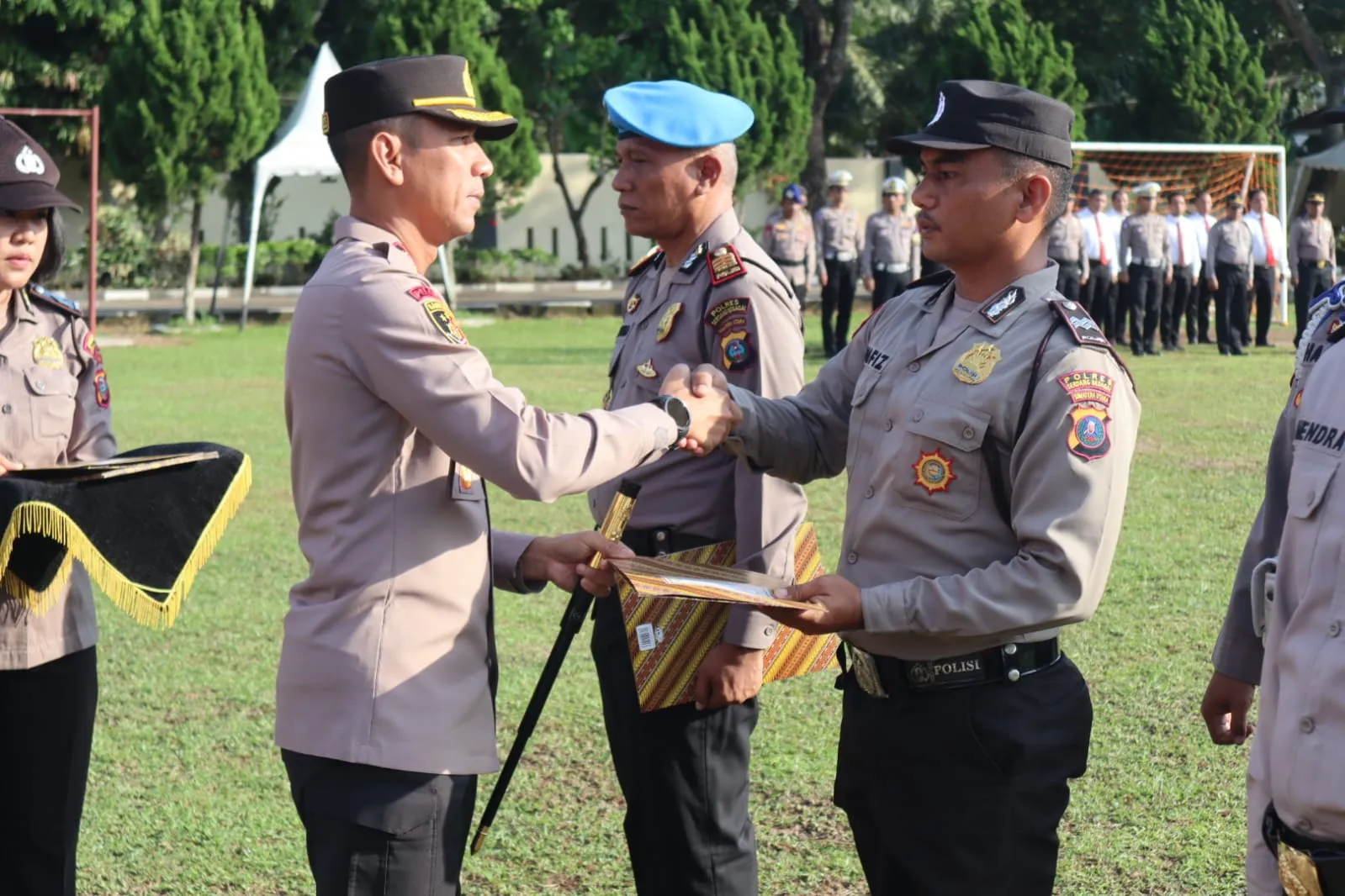 Enam Personil Polres Sergai Terima Piagam Penghargaan
