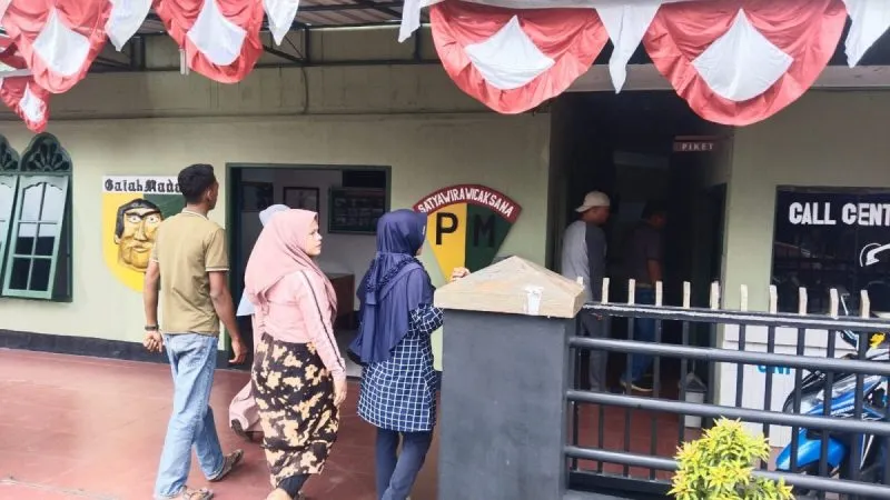 Rumah Dirusak Pria Bersenjata Api, Warga Bagandeli Datangi Kantor PM Belawan