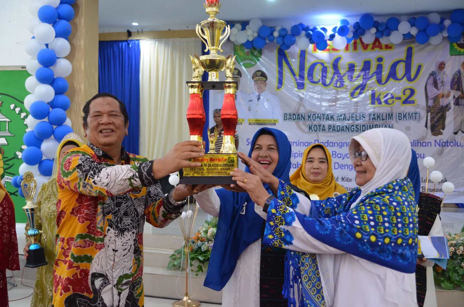 Group Nasyid Satahi Soaloan Raih Juara 1 Festival Nasyid BKMT Kota Padangsidimpuan