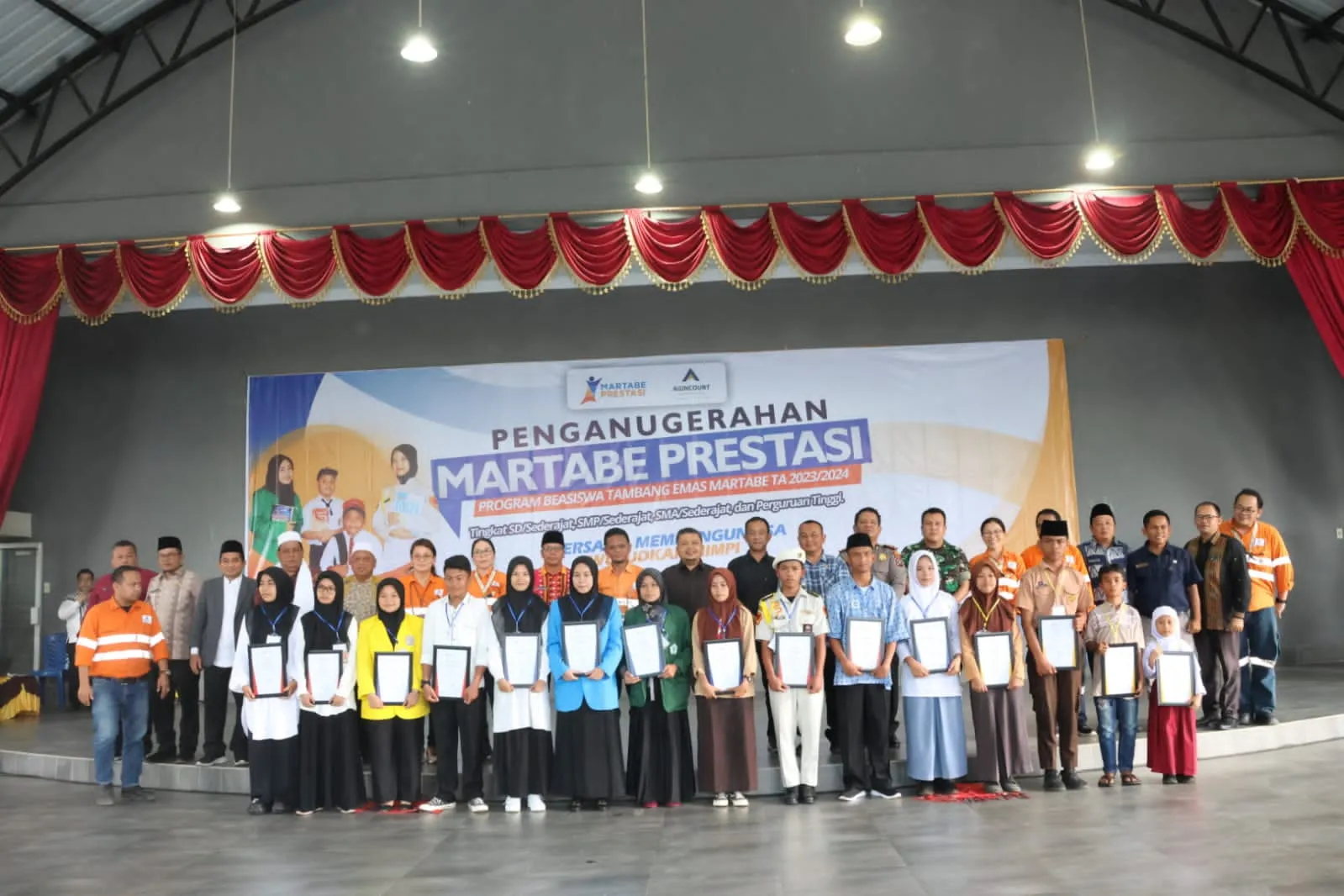 284 Pelajar Tapsel Terima Beasiswa