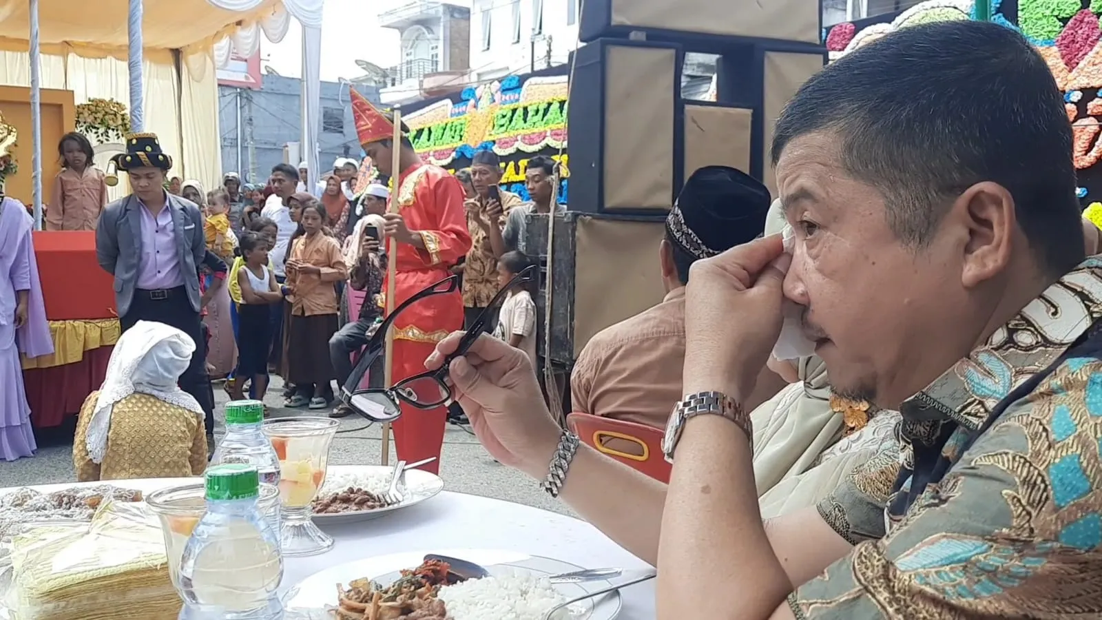 Ketua DPRD Madina Dan Istri Nangis Saat Repsesi Ketua Forwakot