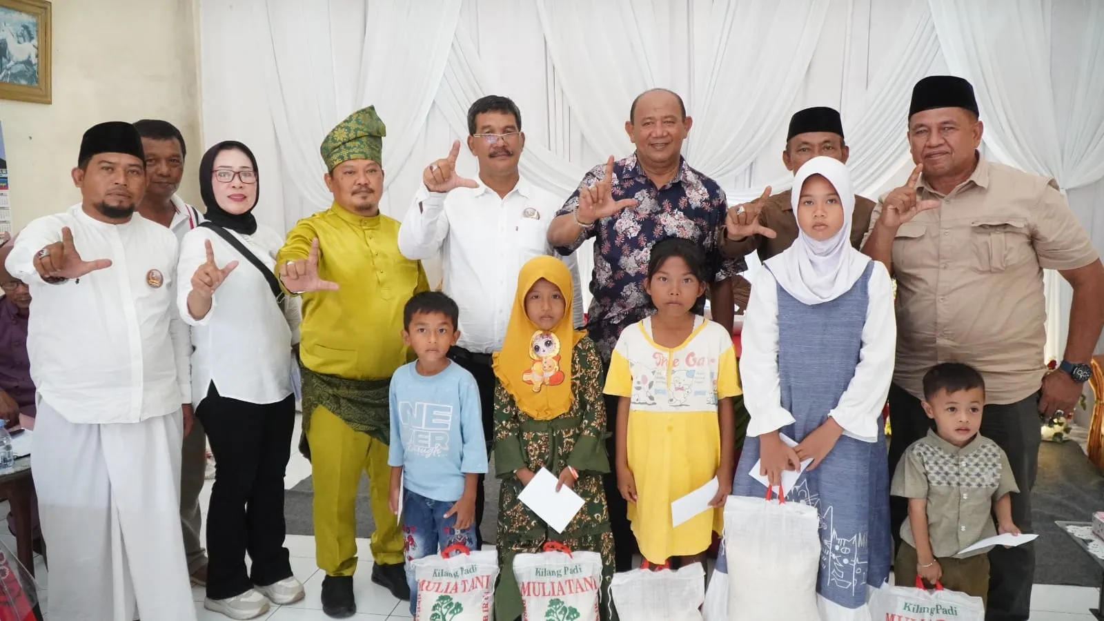 Santuni Anak Yatim Bersama FSKS,  Syah Afandin Akan Beri  1 Ton Beras Tiap Bulan