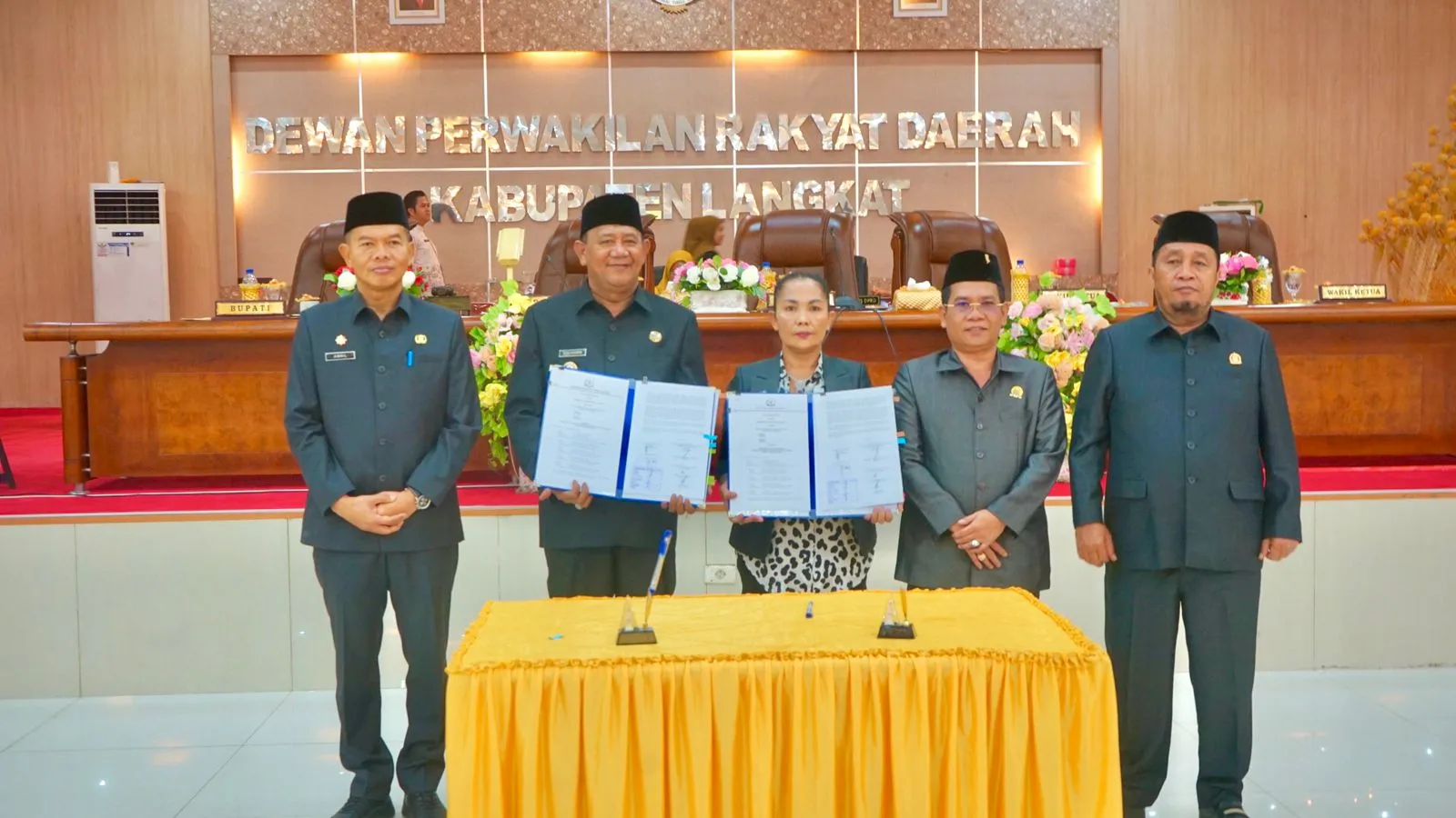 Syah Afandin Hadiri Paripurna KUPA Dan PPAS P APDB Langkat