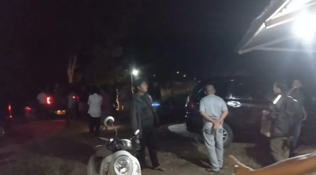 Warga Parbangunan Grebek  Rumah Diduga Bandar Narkoba