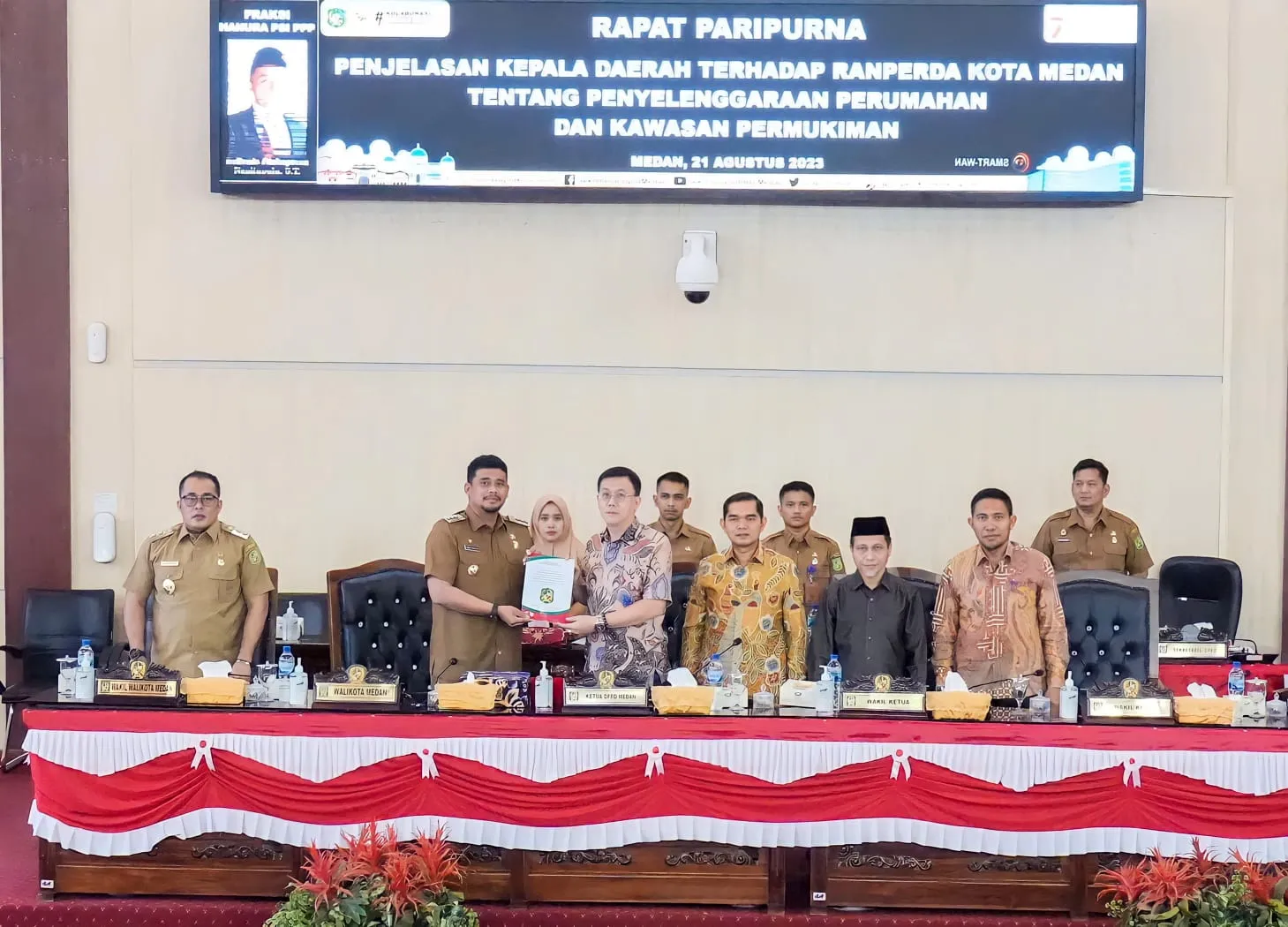 Bobby Nasution Sampaikan Penjelasan Ranperda Perumahan ke DPRD Medan
