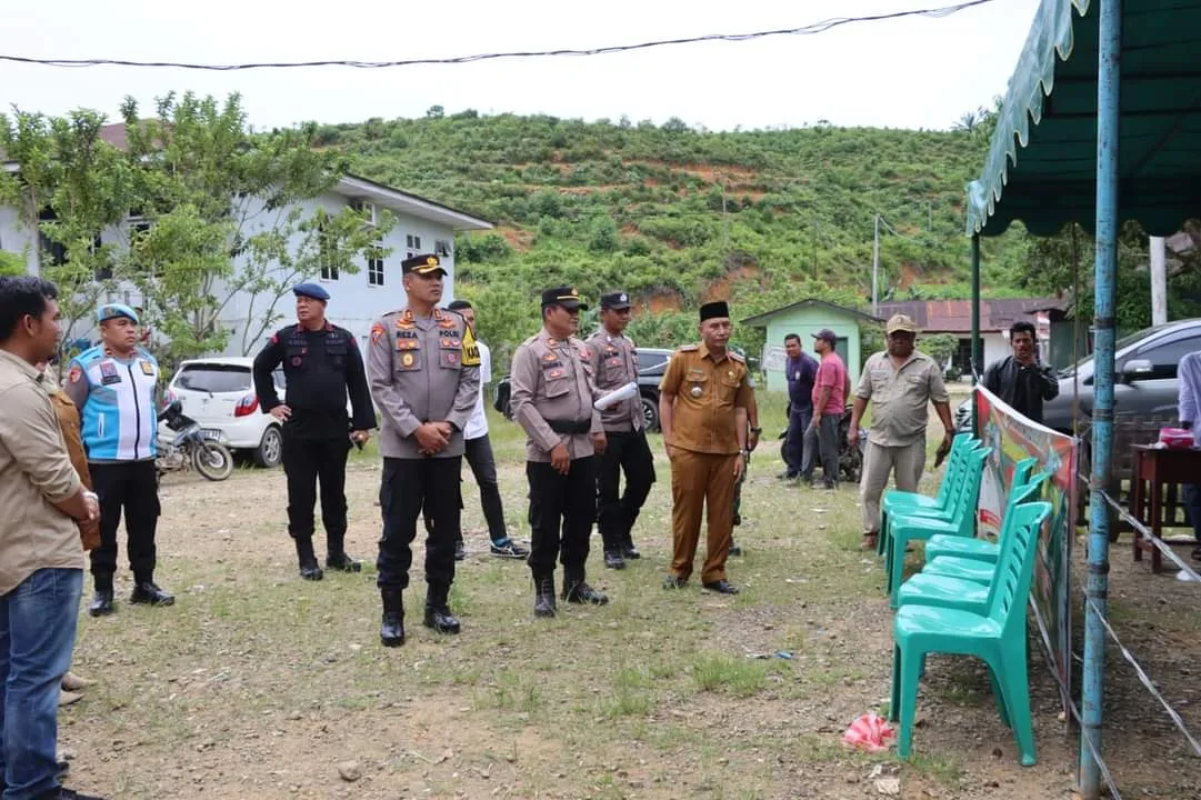 Kapolres Madina Monitoring  Pilkades Di Pantai Barat