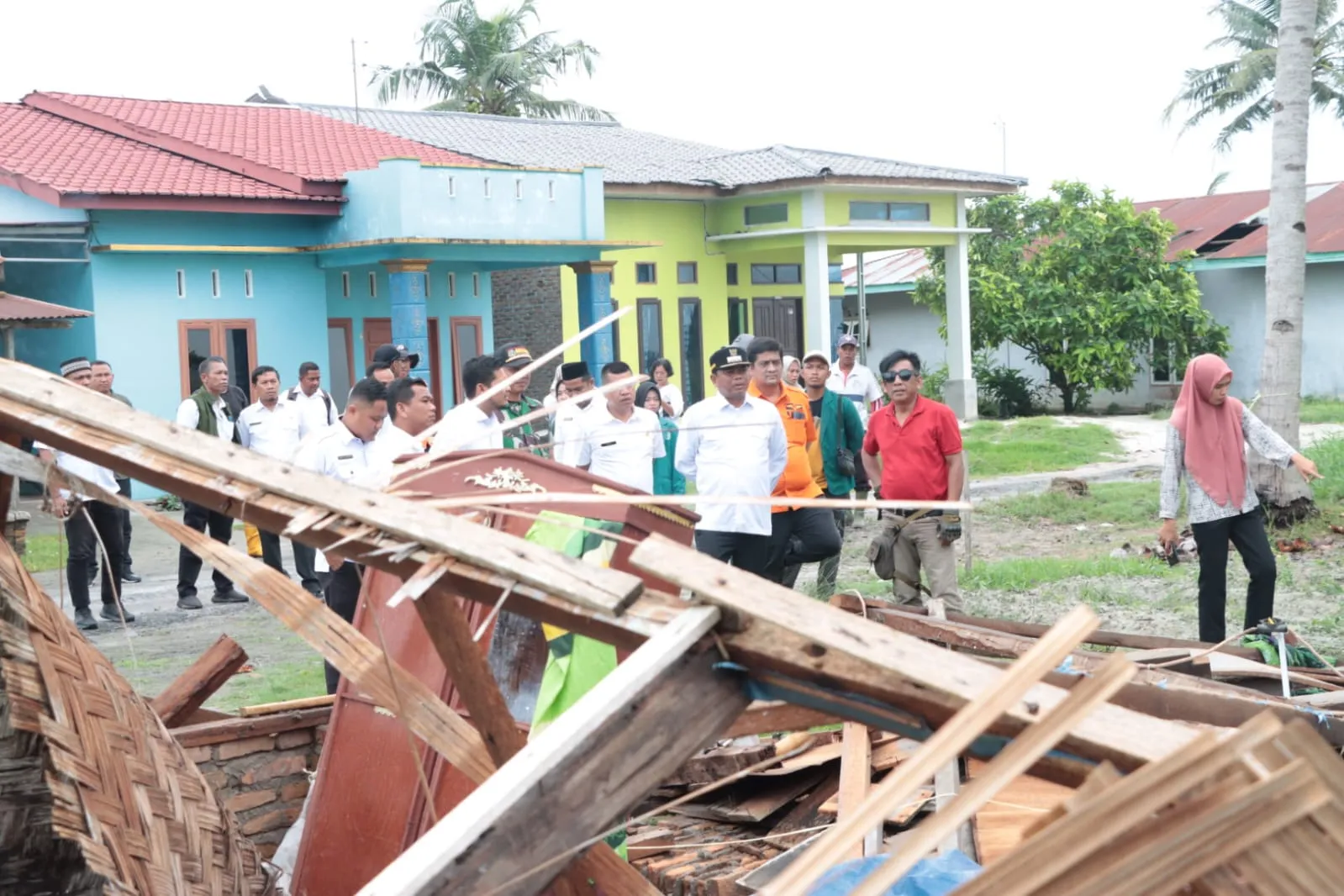 Bupati Sergai Gerak Cepat, Turun Ke Rumah  Dihantam Puting Beliung
