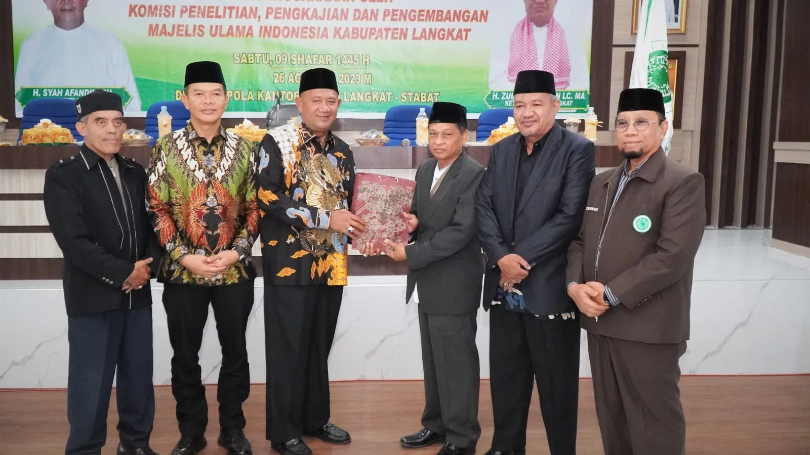 Syah Afandin Buka Dialog Publik MUI Langkat