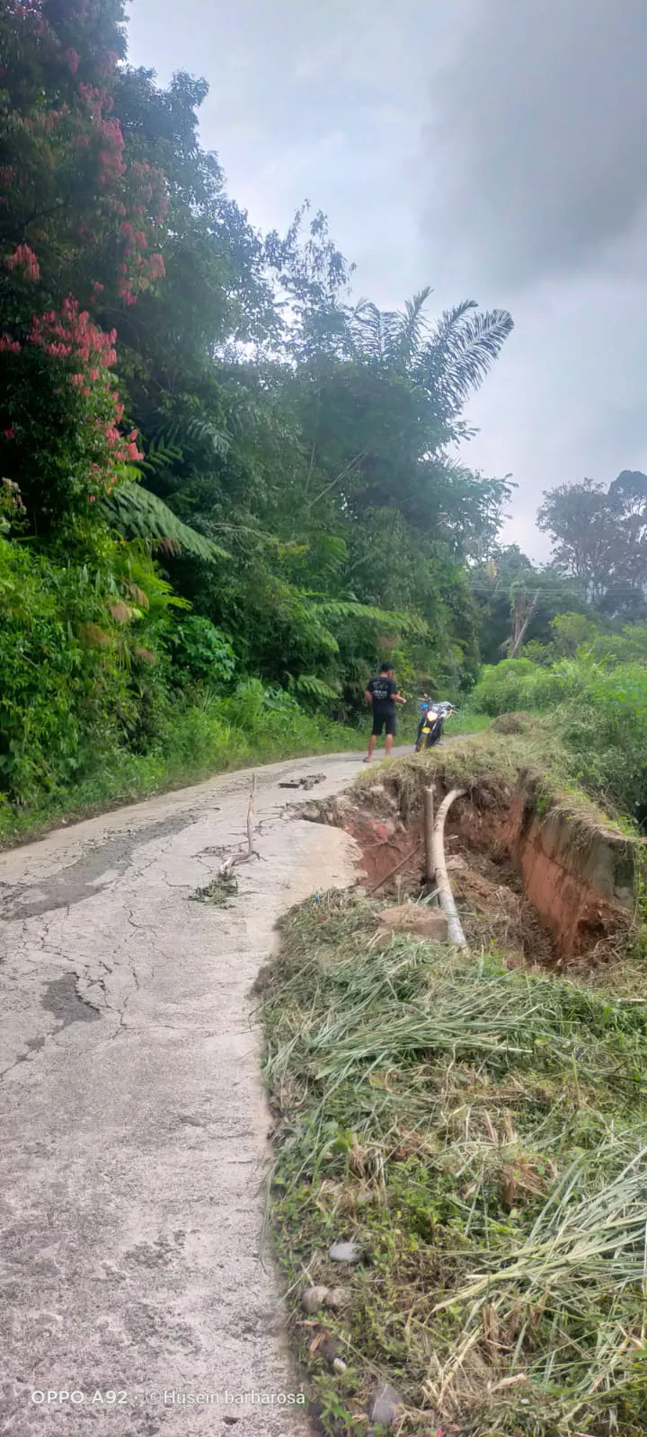 Jalan "Kupak-kapik" Maga-Tanobato Diperbaiki DAK Dan CSR PT SMGP