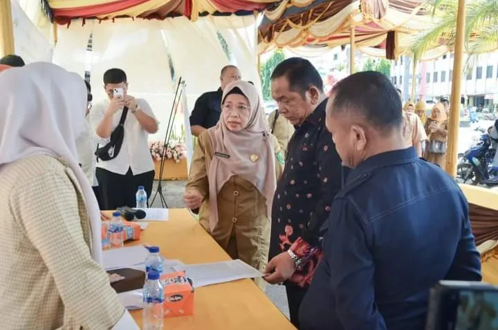 Irsan Efendi Tinjau Pasar Murah di Plataran Plaza Anugerah Kota P.Sidimpuan