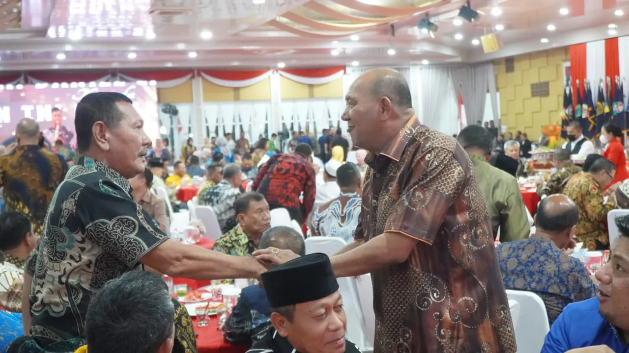 Syah Afandin Hadiri Lepas Sambut Pangdam I/BB