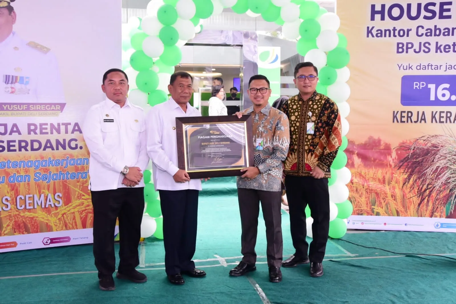 House Warming BPJS Ketenagakerjaan, Ashari Tambunan Terima Piagam Penghargaan