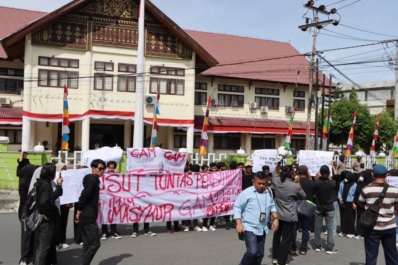 Puluhan Personel Polres Aceh Barat Kawal Pengamanan Aksi Damai