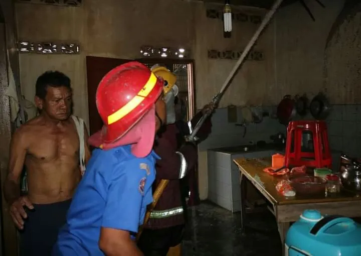 Gudang Papan Bunga Hangus Terbakar Di P.Siantar