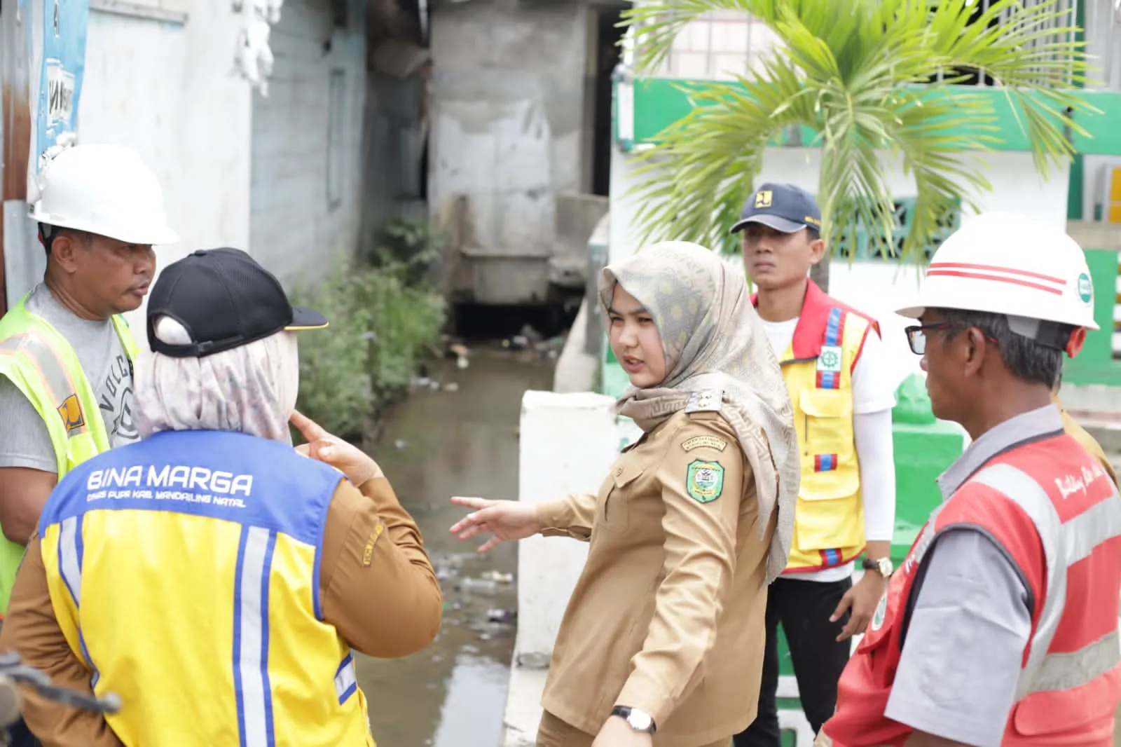 Warga Keluhkan Saluran Irigasi, Atika Imbau Jangan Buang Sampah Sembarangan