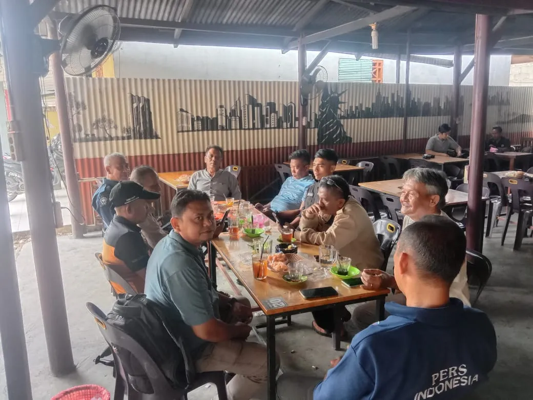 Humas Polres Aceh Tamiang Ngopi Bersama Wartawan