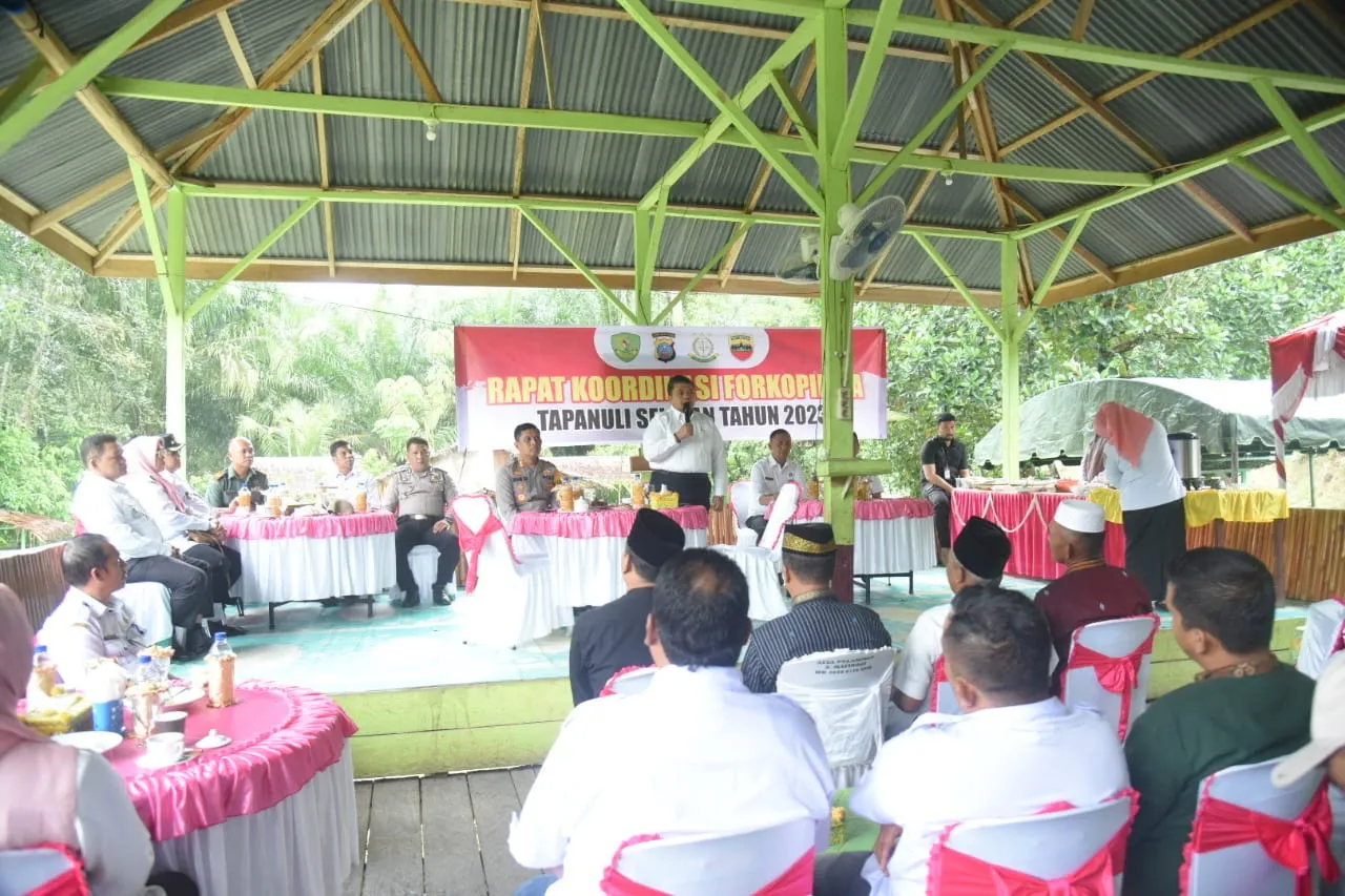 Rajut Keakraban, Forkopimda Tapsel Adakan "Rap Mangopi"