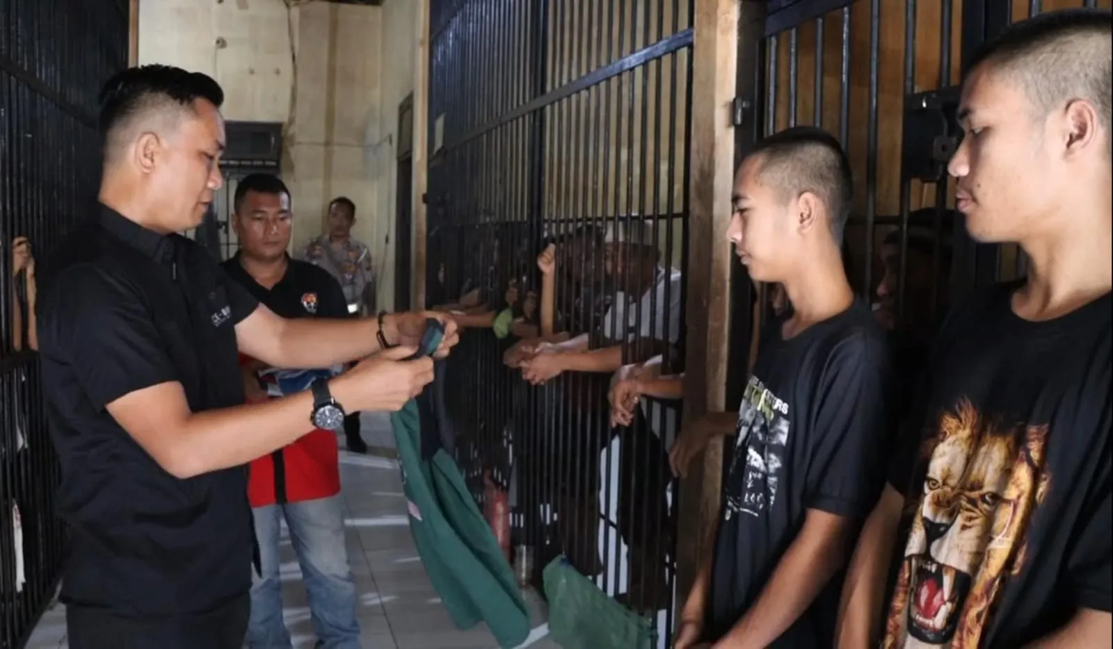 Kapolres Sergai Beri Motivasi dan Hiburan Tahanan di RTP