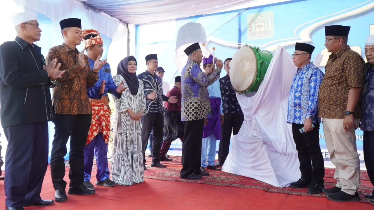 Syah Afandin Gelontorkan Bantuan Ratusan Juta di MTQ Tanjungpura