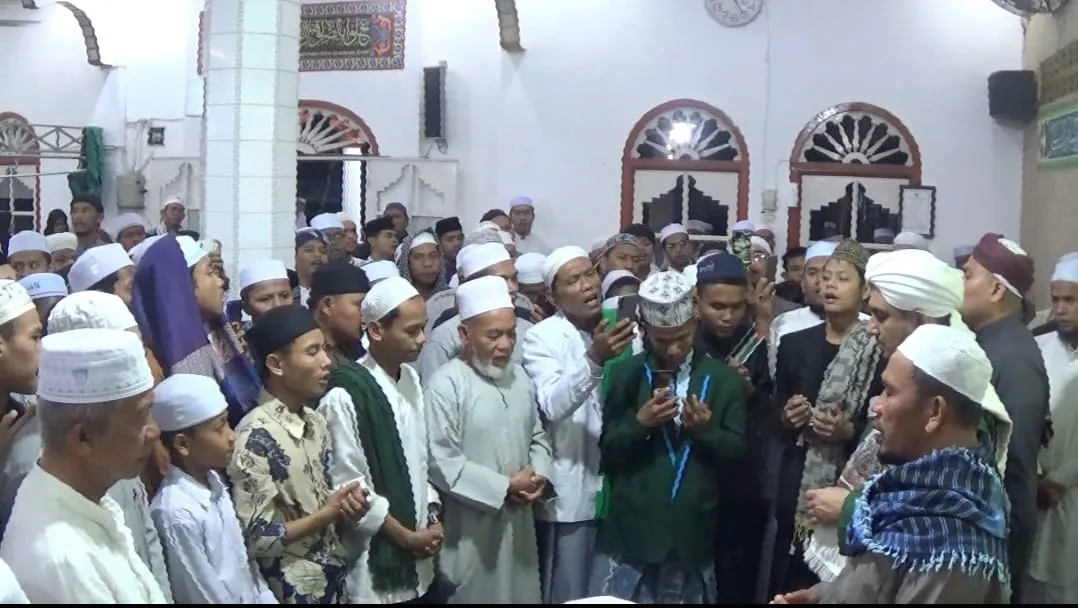 Habib Hayqal dan Ribuan Jemaah "Madina Bersholawat"
