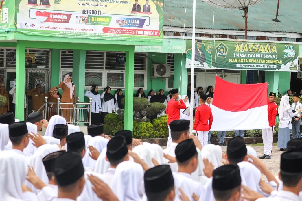 Wali Kota Jadi Pembina Upacara Bendera di MAN P. Siantar