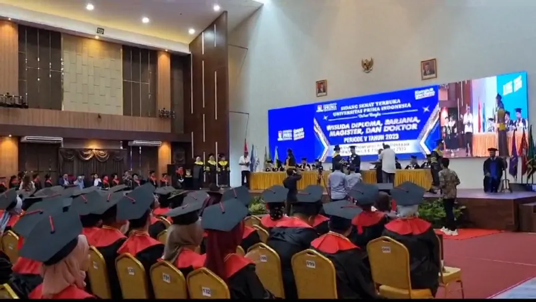 Wisuda Unpri Dirangkai Pemberian Gelar Doktor Kehormatan
