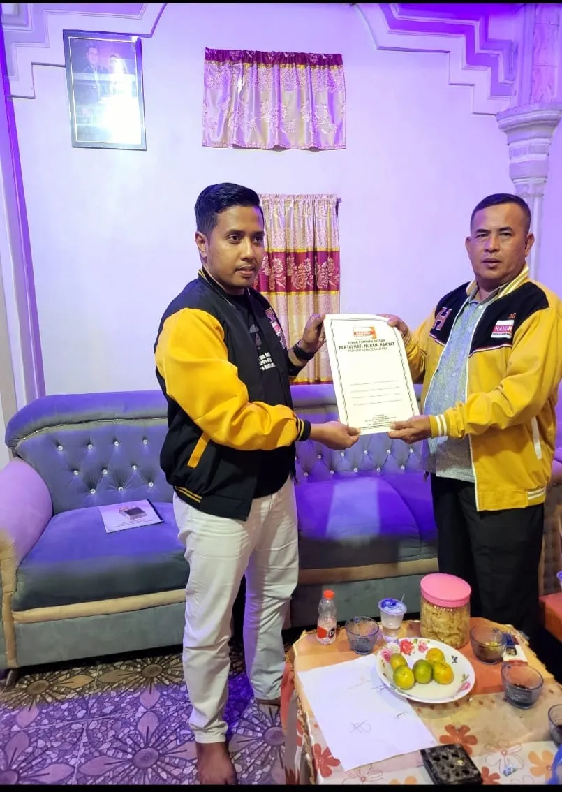 Politisi Muda DPC Partai Hanura Terima Mandat Sekretaris