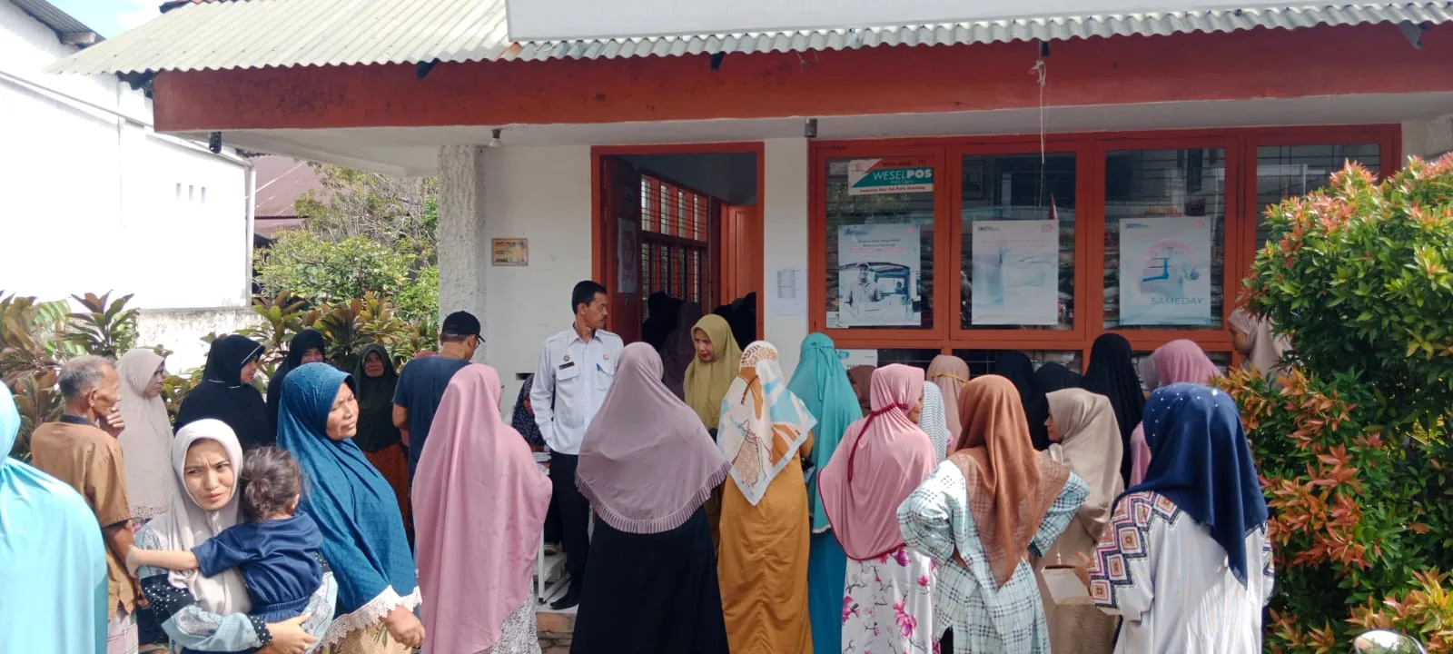 Bantuan Pangan Cadangan Beras Pemerintah Tahap II Sasar 2.250 Warga Montasik