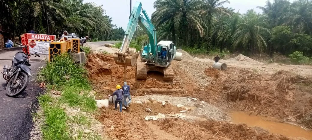 Mulai Diperbaiki Jembatan Jebol Sinunukan-Batahan