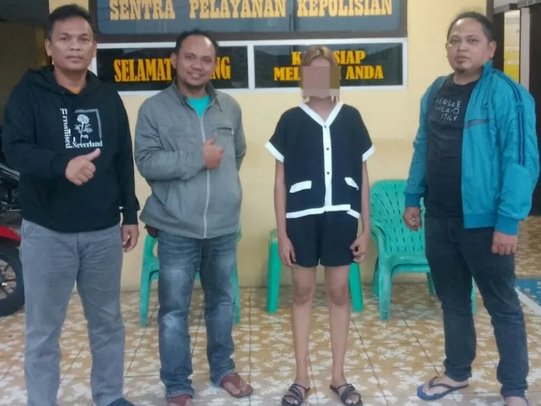 Gadis 18 Tahun Jual Sepeda Motor Pinjaman Lewat Medsos