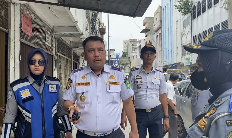 Parkir di Trotoar Jalan, Siap-Siap Ban Digembosi
