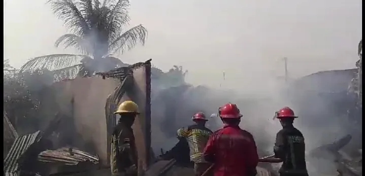 Dua Rumah Ludes Terbakar Di Kelurahan Terjun Marelan