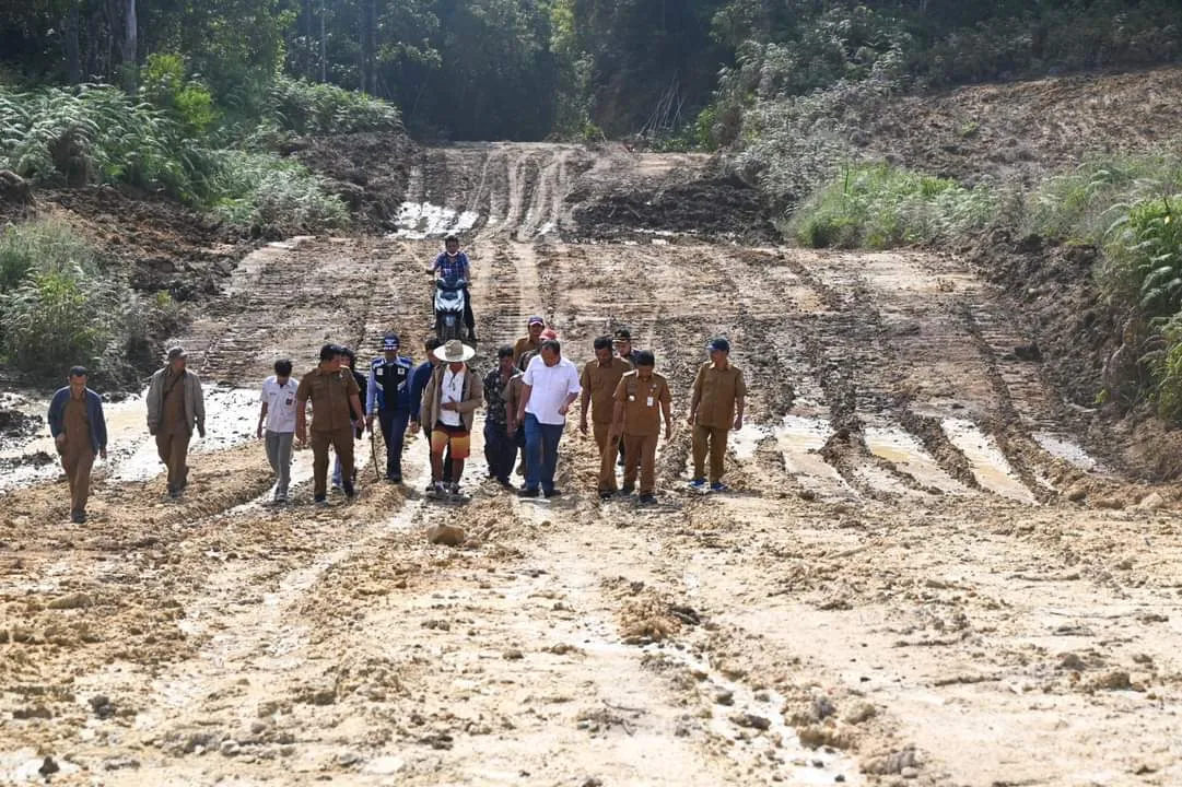Bupati Humbahas Tinjau Pembangunan Akses Jalan Food Estate dan TSTH