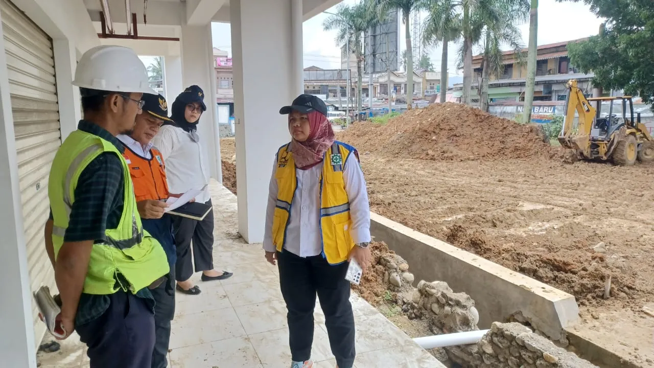 Kadis PUPR Monitor Pusat Kota Panyabungan, Proyek Capai 50%