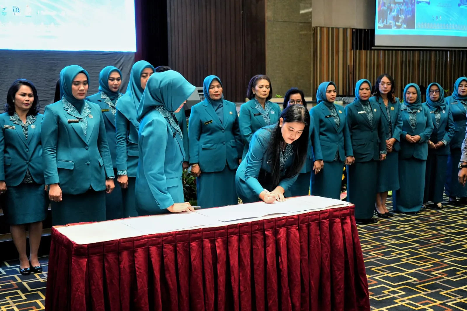 Kahiyang Ayu Dikukuhkan Jadi Pembina Posyandu Kota Medan