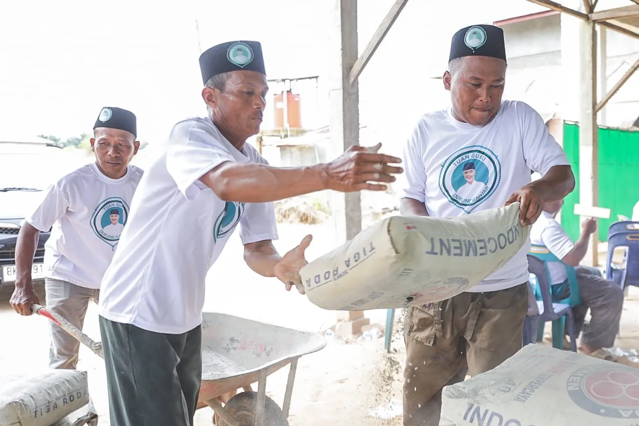 Tuan Guru Ganjar Gelontorkan Bantuan untuk Pembangunan Masjid di Langkat