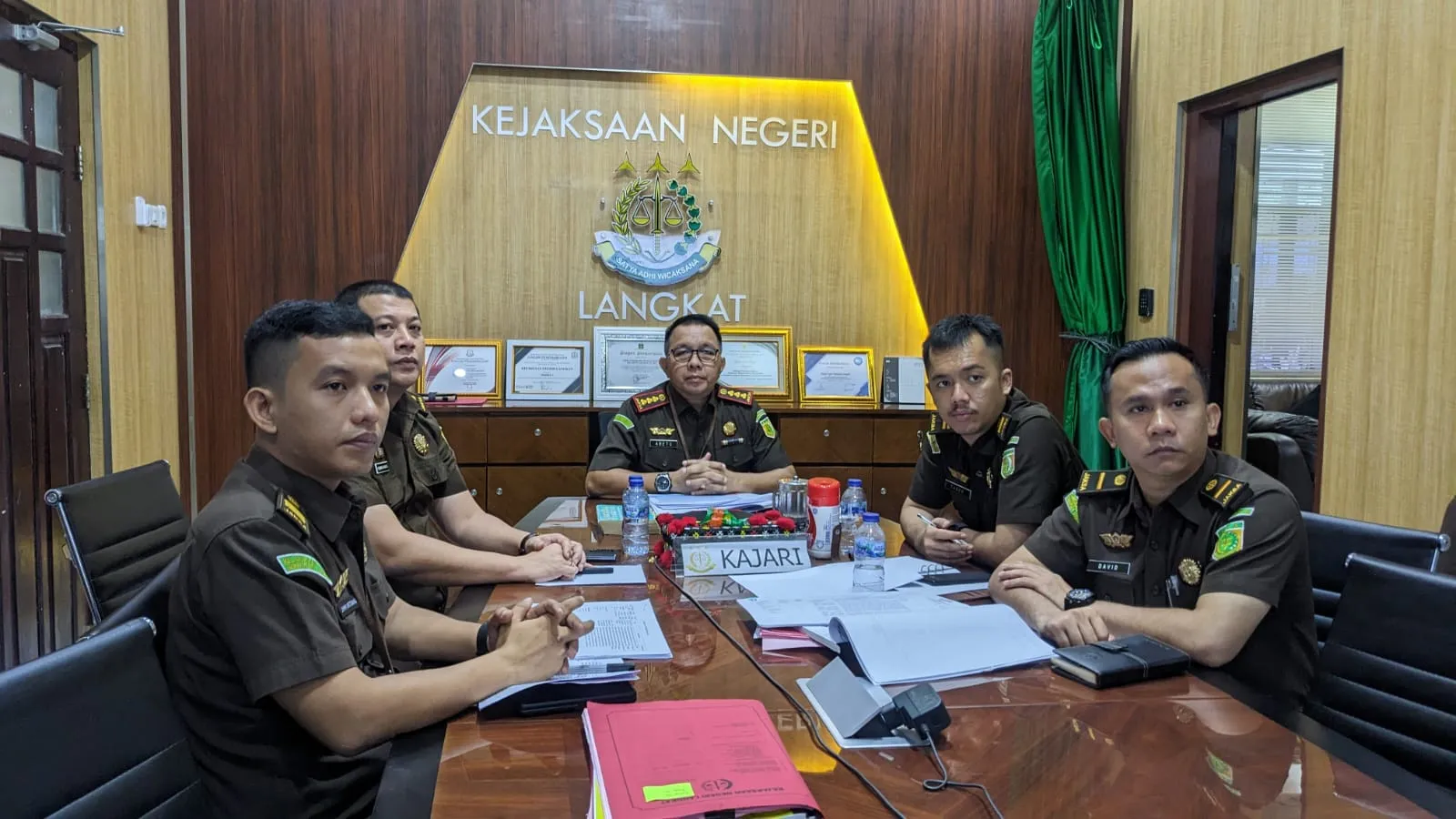 Kejari Langkat Selesaikan Perkara Pencurian Buah Sawit Melalui Restorative Justice