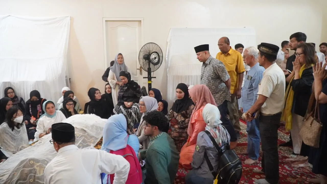 Plt Bupati Langkat Dampingi Jenazah Dato' Sri Syamsul Arifin Dari Jakarta Hingga ke Rumah Duka di Medan