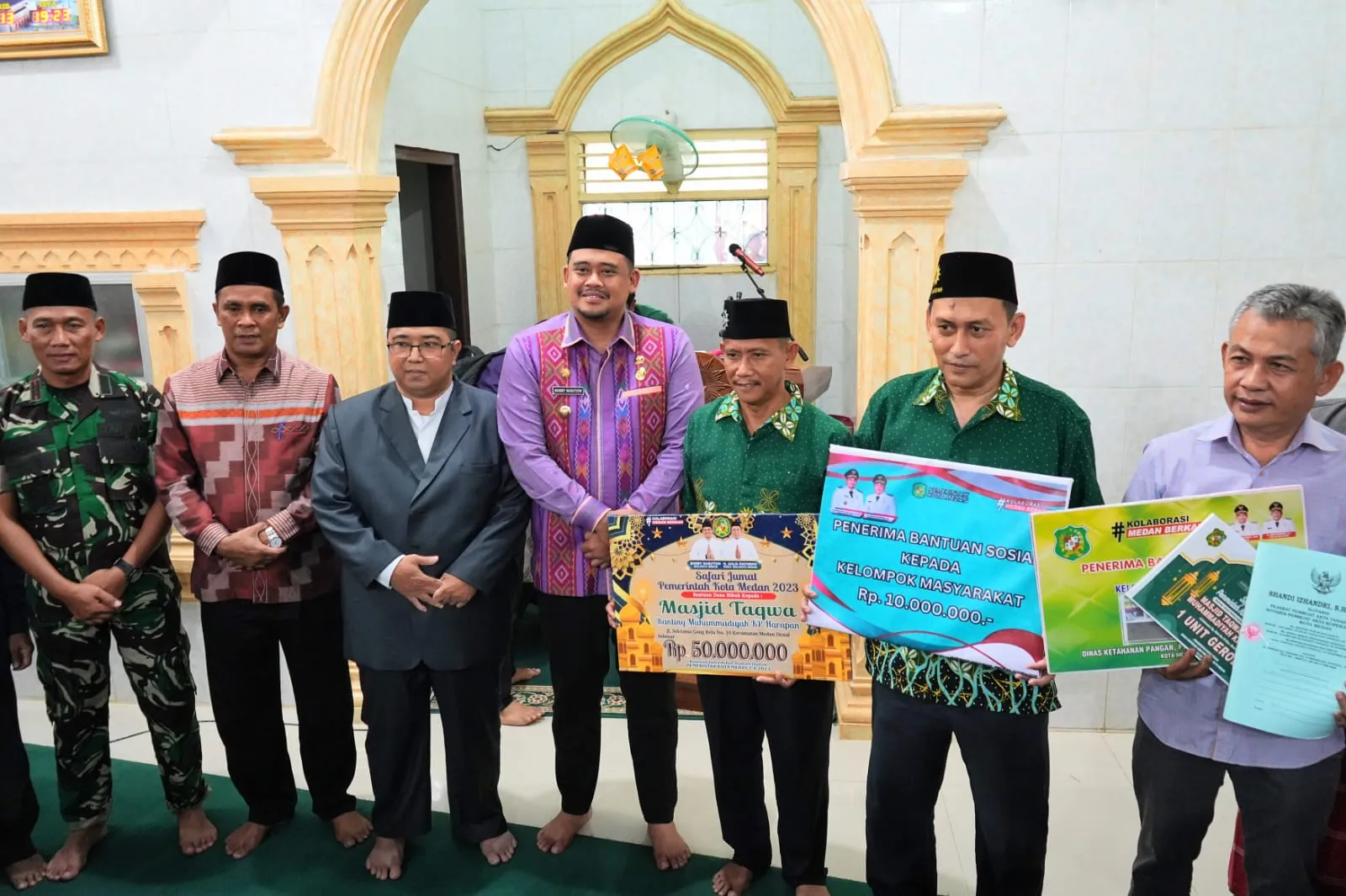 Bobby Nasution Ingin Masyarakat Sekitar Masjid Tidak Ada Kekurangan