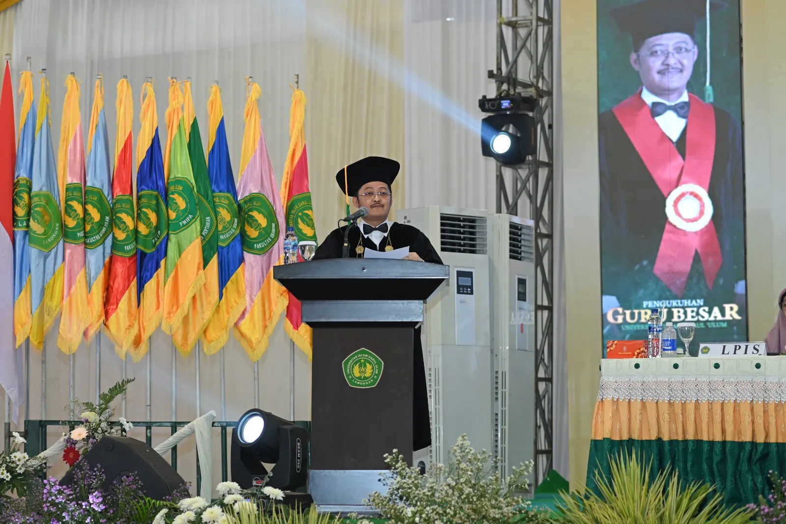 Ketua KPPU Dikukuhkan Sebagai Profesor di Universitas Darul 'Ulum Lamongan