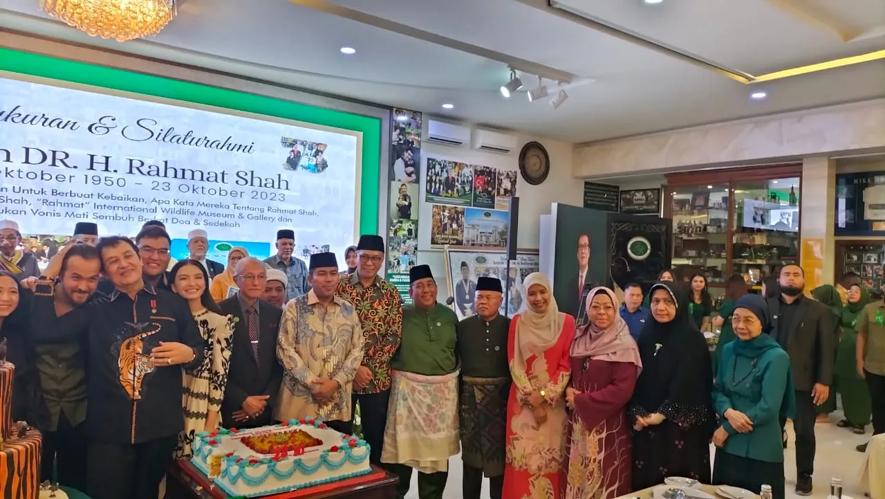 Tun DR H Rahmat Shah Ulang Tahun ke 73, Meluncurkan Buku dan Meraih 873 Penghargaan