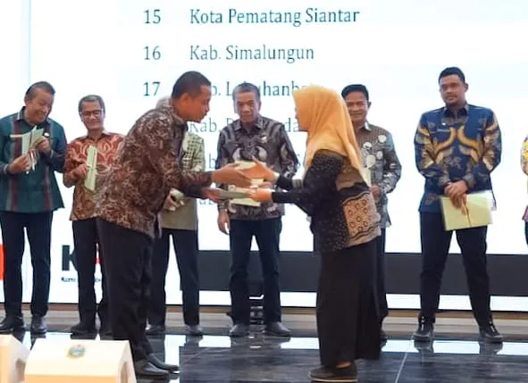 Wali Kota P. Siantar Terima 50 Sertifikat PTSL Masa Pengurusan Juli-Oktober 2023